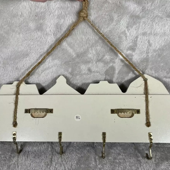 Vintage Key Holder / Leash Holder Etc w x4 Metal Hooks Farmhouse Style Wood - Picture 7 of 10